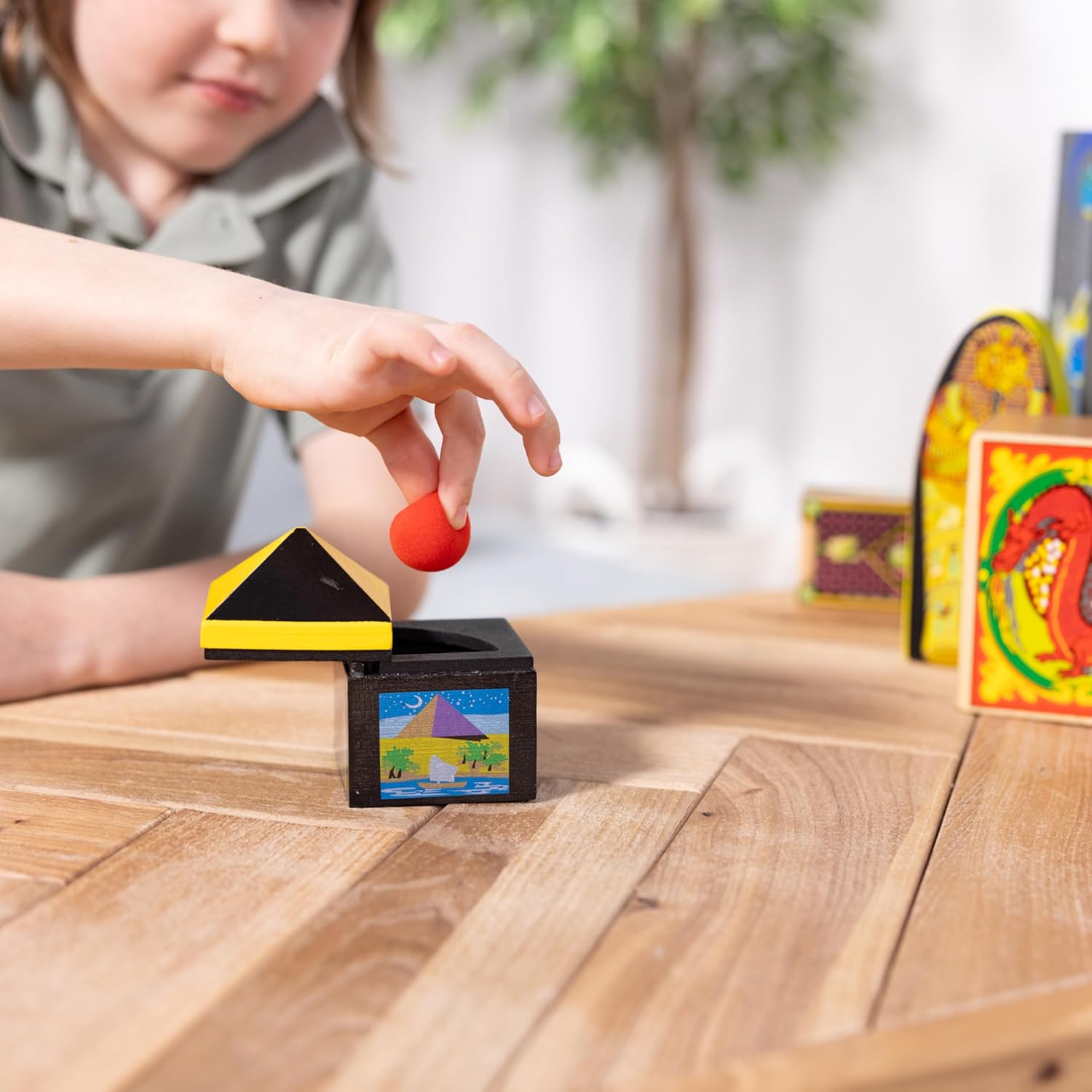 Melissa & Doug 11170 Deluxe Magic Set | Pretend Play Toy | Play Set | 8+ | Gift for Boy or Girl, Multicolor